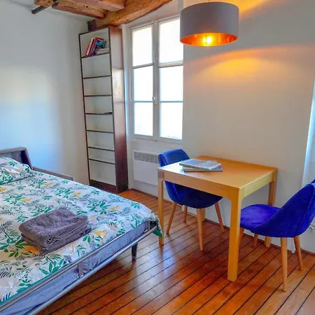 Romantic At Quartier Latin Apartment