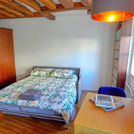 Romantic At Quartier Latin *